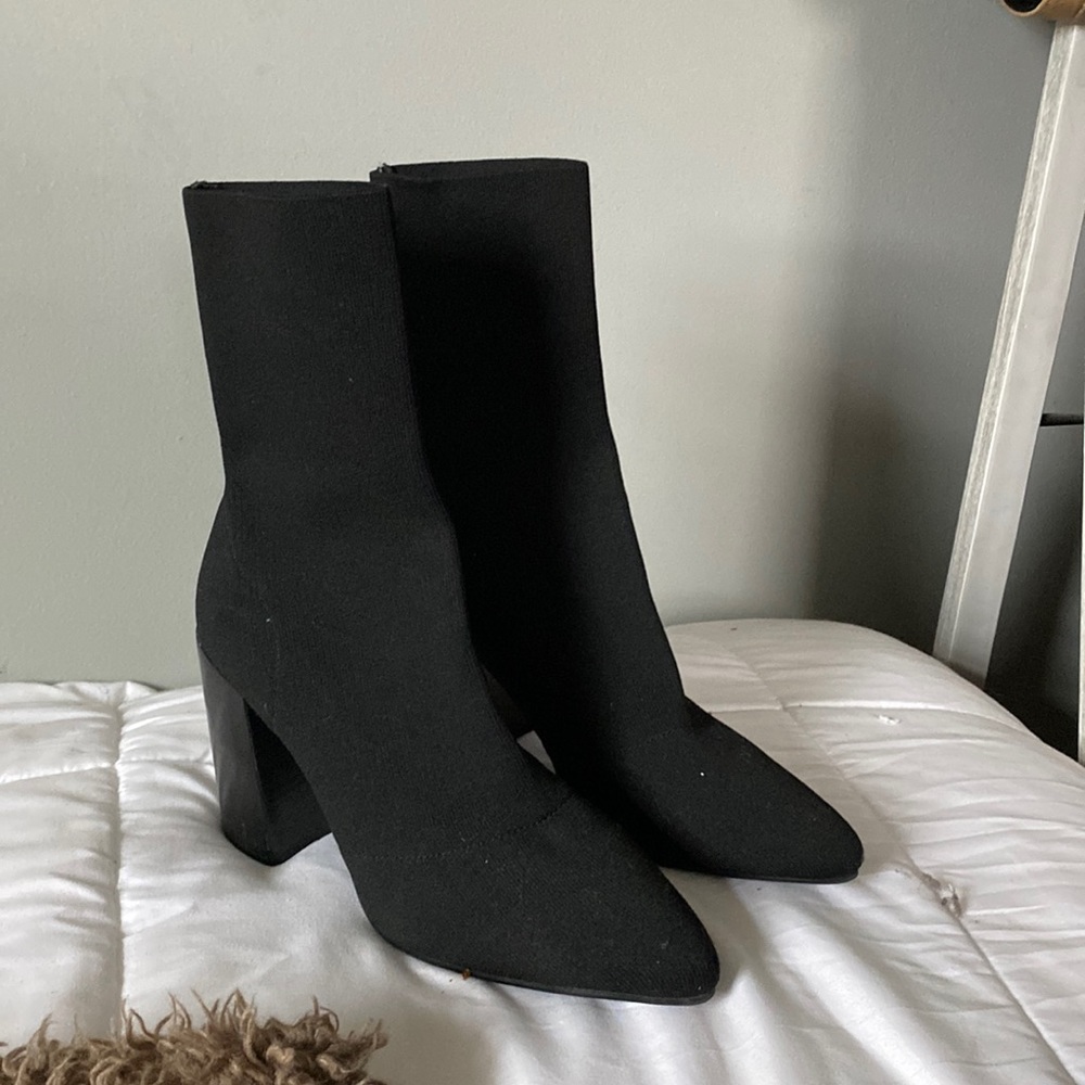 Steve Madden size 10 black sock booties
